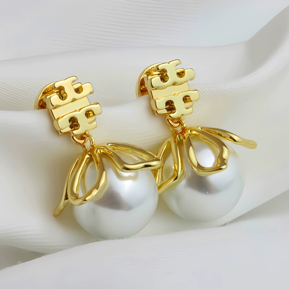 Tory Burch Openwork Flower Pearl Earrings